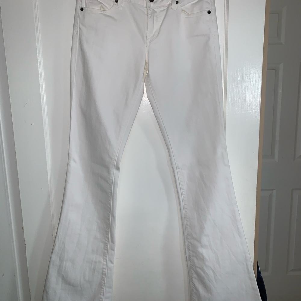 Vince White Flare leg jeans